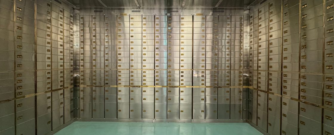 Rows,Of,Secure,Safety,Deposit,Boxes,In,A,Modern,Bank